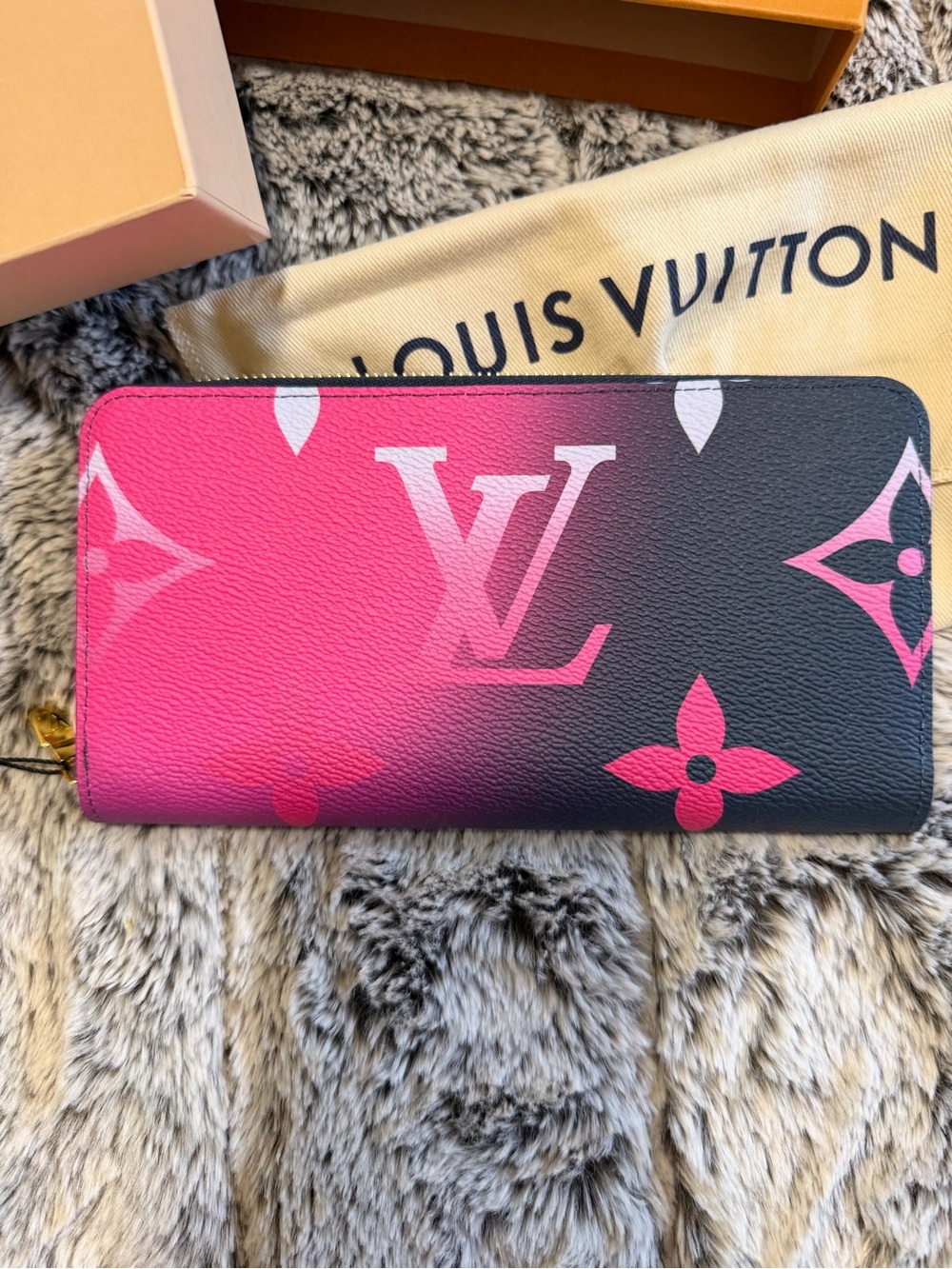 Louis Vuitton Zippy Wallet- Midnight Fuschia - Picture 2 of 12